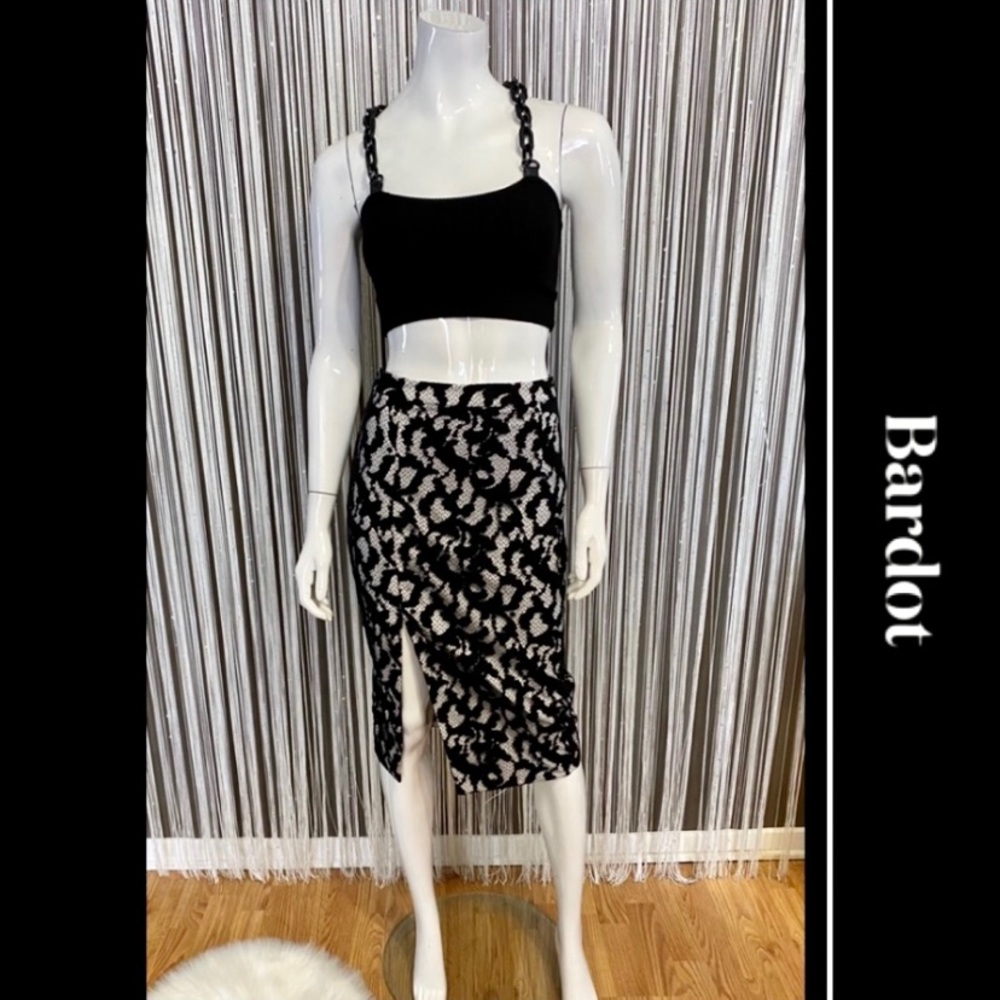 🔻SALE🔻BARDOT🔹NEW WITH TAG
